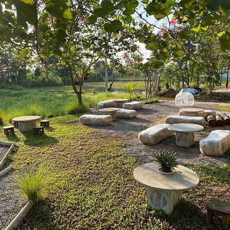 บ้าน Guh Uthai Thani Exterior photo